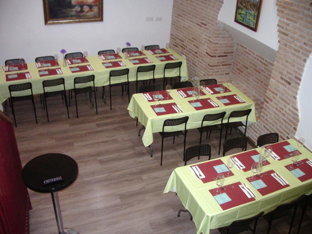 Hostel El Castillo Aninon Екстериор снимка