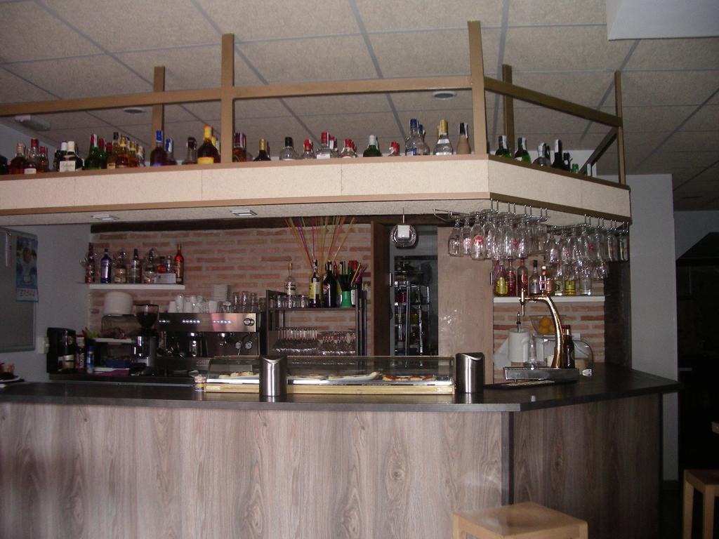 Hostel El Castillo Aninon Екстериор снимка